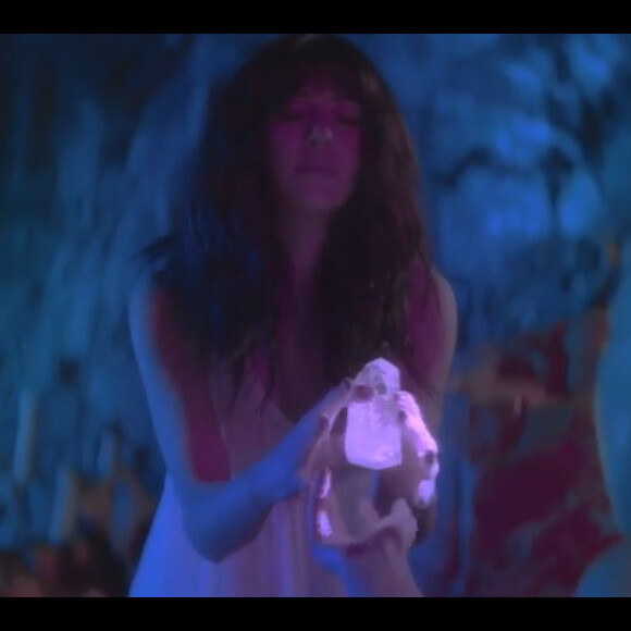 Nolwenn Leroy dans le clip de Gemme.