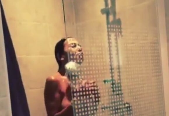 Sandra Zeitoun nue sous sa douche, filmée par son fils, le 18 juillet 2017 sur Instagram.