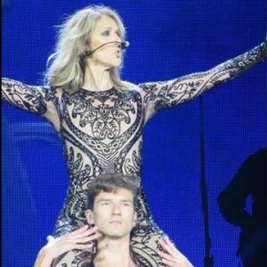 Céline Dion et son danseur sur scène pour le titre Le Ballet. Instagram, juillet 2017.