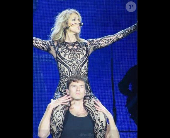 Céline Dion et son danseur sur scène pour le titre Le Ballet. Instagram, juillet 2017.
