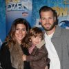 Jamie-Lynn Sigler, son fiancé Cutter Dykstra et leur fils Beau Dykstra lors de première de "Frozen" de Disney On Ice à Los Angeles, le 10 décembre 2015.