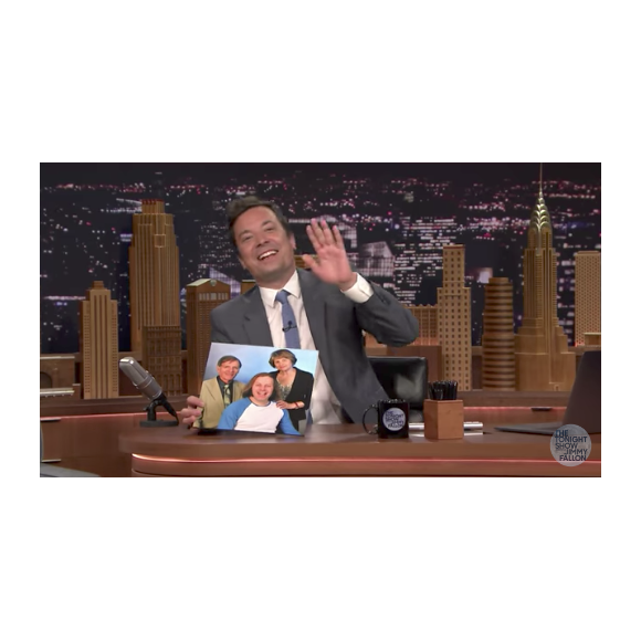 Jimmy Fallon évoquant le tube "Moustache" de Philippe Katerine dans son talk show "The Tonight Show Starring Jimmy Fallon" le 17 juillet 2017