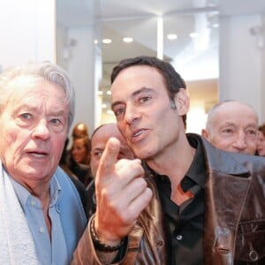 Exclusif - Alain Delon et son fils Anthony Delon - Lancement de la marque de vêtements de cuir "Anthony Delon 1985" chez Montaigne Market à Paris. Le 7 mars 2017 © Philippe Doignon / Bestimage