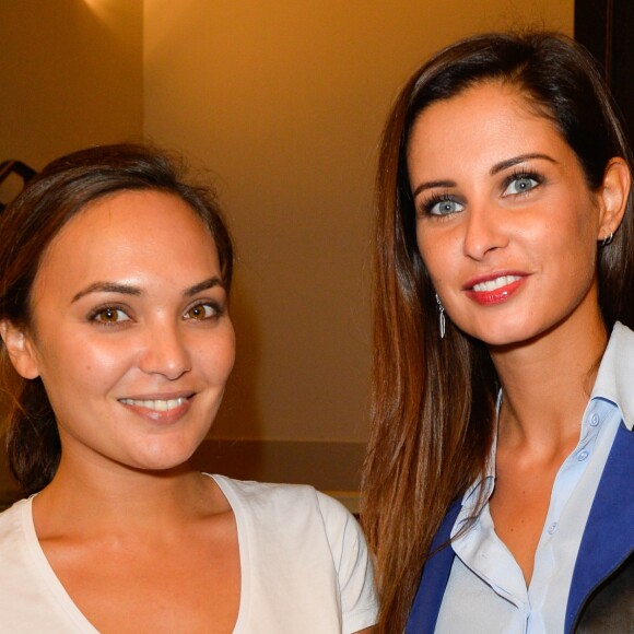 Valérie Bègue (Miss France 2008) et Malika Ménard (Miss France 2010) - Générale de la pièce "L'heureux élu", une comédie de Eric Assous au Théâtre de la Madeleine à Paris le 24 octobre 2016. © Coadic Guirec/Bestimage