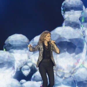 Céline Dion en concert au stade Allianz Riviera à Nice le 20 juillet 2017. Elle a rendu hommage aux victimes de l'attentat du 14 juillet 2016.