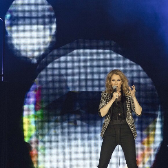 Céline Dion en concert au stade Allianz Riviera à Nice le 20 juillet 2017. Elle a rendu hommage aux victimes de l'attentat du 14 juillet 2016..