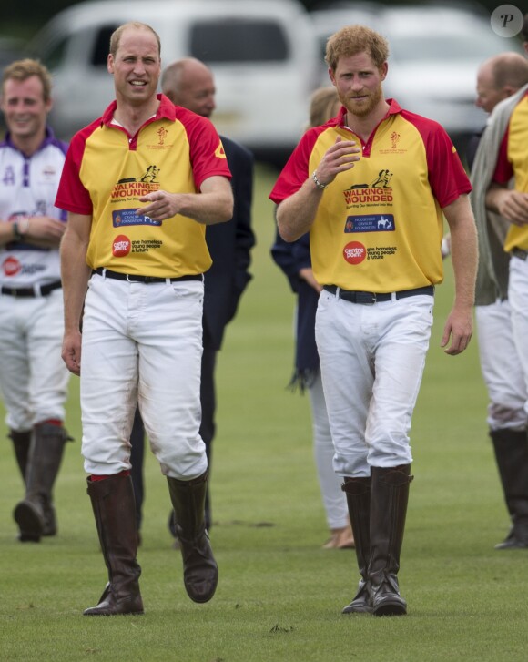 Le prince William, duc de Cambridge et le prince Harry participent au tournoi de polo "The Jerudong Park Trophy" au club de Cirencester et sortent vainqueur du match à Cirencester le 15 juillet 2017.