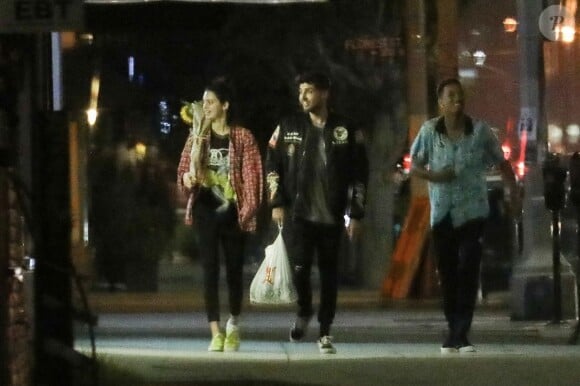 Exclusif - Kendall Jenner et deux amis, dont Taco (Travis Bennett), de sortie à West Hollywood, le 23 juillet 2017.
