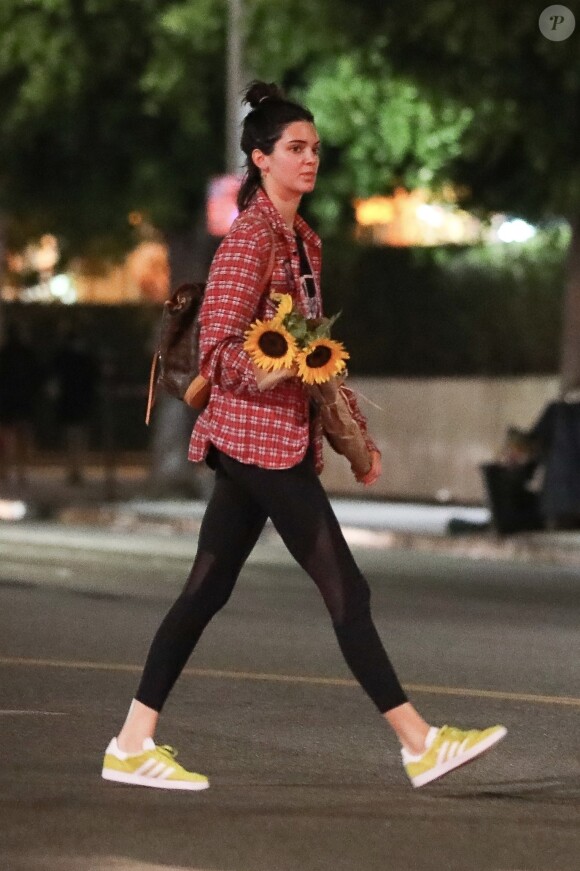 Exclusif - Kendall Jenner et deux amis, dont Taco (Travis Bennett), de sortie à West Hollywood, le 23 juillet 2017.