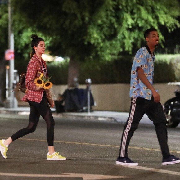 Exclusif - Kendall Jenner et deux amis, dont Taco (Travis Bennett), de sortie à West Hollywood, le 23 juillet 2017.