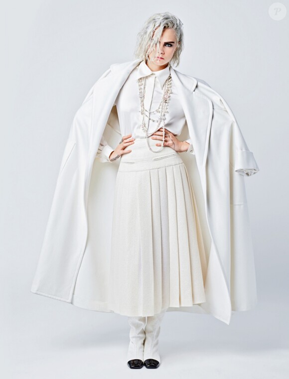 Cara Delevingne figure sur la nouvelle campagne publicitaire Chanel (collection prêt-à-porter automne-hiver 2017-2018).