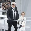 Karl Lagerfeld et son filleul Hudson Kroenig - Défilé de mode prêt-à-porter automne-hiver 2017/2018 "Chanel" au Grand Palais à Paris. Le 7 mars 2017 © Olivier Borde / Bestimage