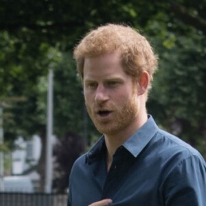 Le prince Harry a pris part à une séance d'activités avec les enfants du centre de loisirs Newham Council's à Central Park à Londres, le 28 juillet 2017.