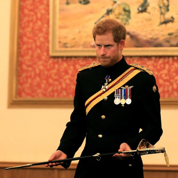 Le prince Harry en visite dans une base de la Royal Air Force le 20 juillet 2017 à Bury St Edmunds.