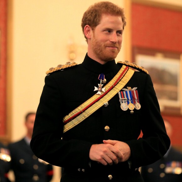 Le prince Harry en visite dans une base de la Royal Air Force le 20 juillet 2017 à Bury St Edmunds.