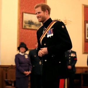 Le prince Harry en visite dans une base de la Royal Air Force le 20 juillet 2017 à Bury St Edmunds.