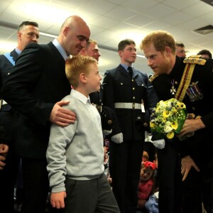 Le prince Harry en visite dans une base de la Royal Air Force le 20 juillet 2017 à Bury St Edmunds.