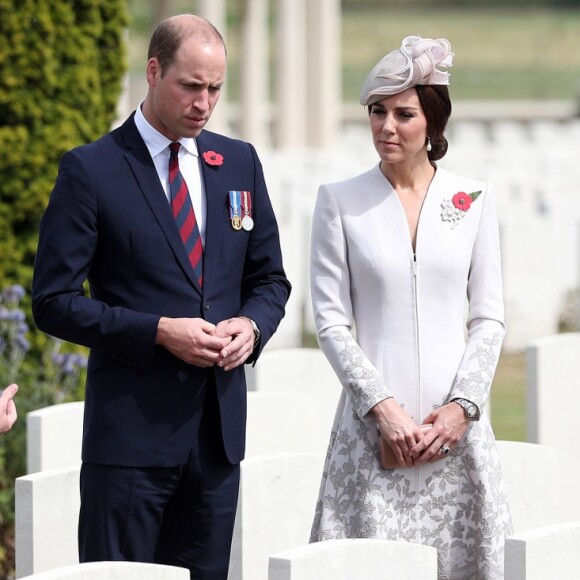 Le prince William, duc de Cambridge, et Kate Middleton, duchesse de Cambridge, ont visité le cimetière militaire Bedford House près d'Ypres en Belgique le 31 juillet 2017, jour du centenaire de la Bataille de Passchendaele.