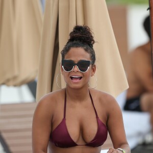 Christina Milian se relaxe sur une plage de Miami le 23 juillet 2017 © CPA/Bestimage