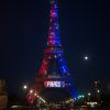 La tour Eiffel éclairée à l'effigie du footballeur Neymar Jr à l'occasion de son arrivée au club du Paris Saint Germain (PSG) à Paris le 5 aout 2017