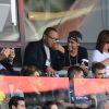 Neymar Jr entouré de son père Neymar da Silva Sr, de sa mère Nadine Gonçalves (Santos) et de son ami Jô Amancio regardant depuis les tribunes le premier match de la saison 2017-2018 de Ligue 1 Paris Saint-Germain (PSG) contre Amiens (ASC) au parc des princes à Paris, le 5 août 2017.© Giancarlo Gorassini/Bestimage