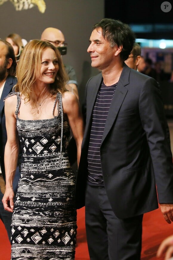 Vanessa Paradis et son compagnon Samuel Benchetrit lors de la première du film "Chien" au 70e festival du film de "Locarno" le 7 août 2017