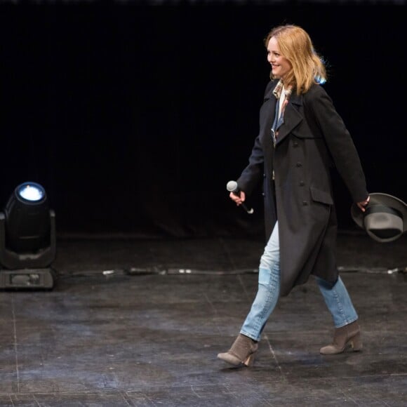 Semi-exclusif - Vanessa Paradis assiste à la projection du film "Chien" lors du 32ème Festival International du Film Francophone de Namur, Belgique, le 4 octobre 2017. © Alain Rolland/ImageBuzz/Bestimage  (No Web No Blog pour la Suisse) Semi-Exclusive - French actress Vanessa Paradis attends the screening of 'Chien' during the 32nd Namur International French-Language Film Festival in Namur, Belgium, on October 4th, 2017.04/10/2017 - Namur