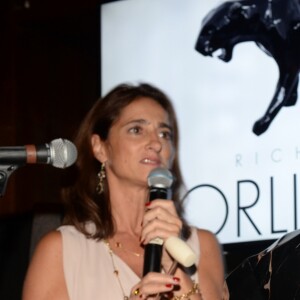 Exclusif - Statue de Richard Orlinski "Panther"" - Dîner de gala caritatif de la "M Foundation" au Buddha Bar à Paris le 3 octobre 2017. S. Grincourt est la fondatrice de Mademoiselle et pour fêter les 20 ans de l'agence de mannequins Mademoiselle elle a décidé de créer il y a 2 ans "M Foundation" est une fondation caritative afin de soutenir des projets au Brésil, au Cambodge et cette année en France. Pour soutenir jusqu’au bout la "M Foundation", R. Orlinski est venu assister au dîner afin d’accompagner son oeuvre spécialement réalisée pour l’occasion. La panthère numérotée noir laquée spécialement choisie pour l’occasion a été vendue aux enchères réalisées par le cabinet Bonhams. L’oeuvre de Combas a créée aussi une exaltation des passionnés incroyable. Un concert intime en piano voix de slimane avec des chansons que sur les femmes a émue toute l’assemblée. Le dîner caritatif a été animé par une tombola offrant de merveilleux lots. Les partenaires comme Le Ken Club, La Mamounia, L’hôtel de Crillon, Adidas, Perrier Jouet, Buddha Bar paris hôtel et restaurant ont permis une super levée de fonds. © Rachid Bellak/Bestimage (no web - online pour suisse et Belgique)03/10/2017 - Paris