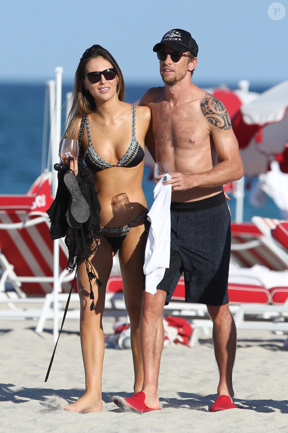 Exclusif - Jenson Button et Brittny Ward en amoureux à Miami le 19 janvier 2017. © CPA/Bestimage