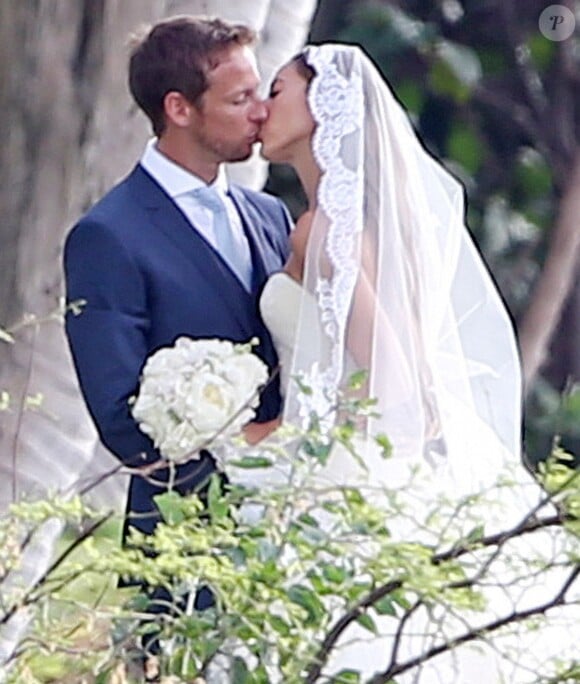 Exclusif - Jenson Button et Jessica Michibata lors de leur mariage à Maui à Hawaï, le 29 décembre 2014. Le couple s'est séparé un an plus tard.