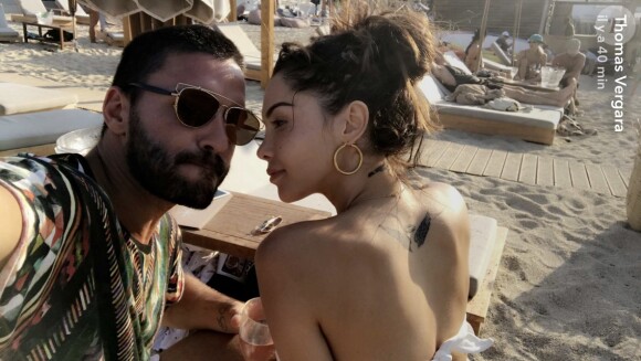 Nabilla et Thomas Vergara toujours aussi amoureux lors de leurs vacances à Mykonos, en Grèce, en août 2017.