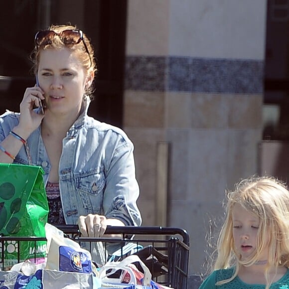 Exclusif - Amy Adams fait du shopping avec sa fille Aviana Olea Le Gallo à Beverly Hills, le 12 mars 2017