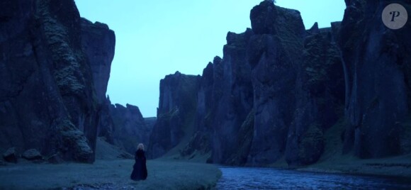 Lara Fabian dans le clip de son nouveau single, Growing Wings.
