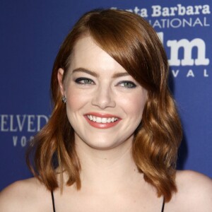 Emma Stone - Ryan Gosling et Emma Stone reçoivent un prix pour le film La La Land lors du "32nd Santa Barbara International Film Festival" à Santa Barbara le 3 février 2017