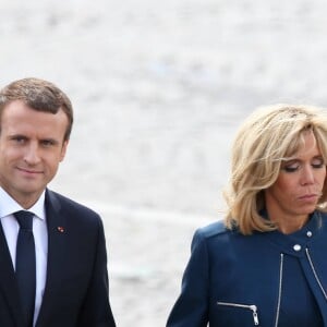 Le président de la République Emmanuel Macron et sa femme Brigitte Macron (Trogneux) lors du défilé du 14 juillet (fête nationale), place de la Concorde, à Paris, le 14 juillet 2017, avec comme invité d'honneur le président des Etats-Unis. © Dominique Jacovides/Sébastien Valiela/Bestimage