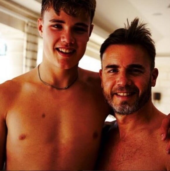 Gary Barlow pose avec son fils Daniel, qui fête ses 17 ans. Instagram, août 2017