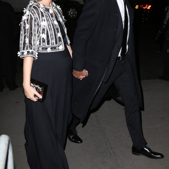 Rose Byrne enceinte et son compagnon Bobby Cannavale - Arrivée des people à la 8ème cérémonie annuelle "Museum Of Modern Art Film" (MOMA) en l'honneur de Cate Blanchett au Museum of Modern Art de New York, le 17 novembre 2015.