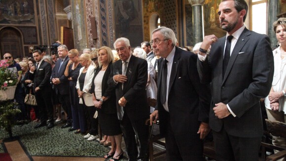 Constantin et Nikolaos de Grèce endeuillés aux obsèques de l'actrice Zoï Laskari