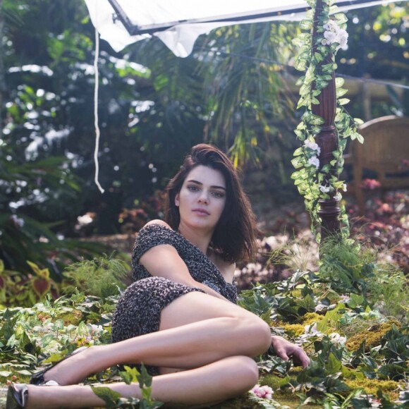 Kendall Jenner en shooting pour la nouvelle campagne de La Perla.