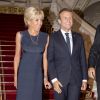 Brigitte Macron (Trogneux) et Le président Emmanuel Macron lors de la cérémonie d'accueil du couple présidentiel français au palais Cotroceni à Bucarest le 24 août 2017. © Pierre Perusseau / Bestimage
