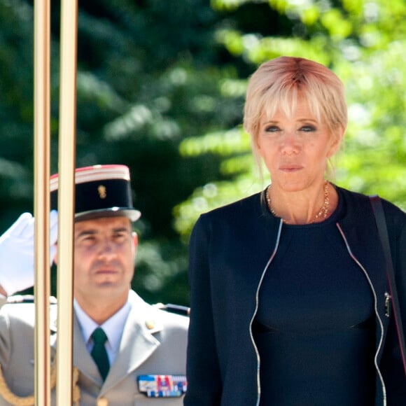 Brigitte Macron (Trogneux) lors de la cérémonie d'accueil du couple présidentiel français au palais Cotroceni à Bucarest le 24 août 2017. © Pierre Perusseau / Bestimage