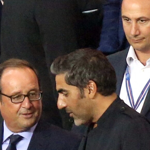 François Hollande et Ary Abittan - Match entre le PSG et Saint-Etienne, au Parc des Princes, à Paris, le 25 Août 2017.