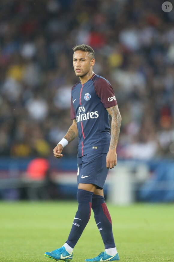 Neymar Jr lors du match PSG - Saint-Étienne au Parc des Princes à paris le 25 août 2017.