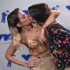 Paris Jackson et Caroline D'Amore aux MTV Video Music Awards 2017, au Forum. Inglewood, le 27 août 2017.