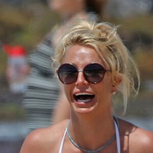 Exclusif - Britney Spears en vacances sur une plage à Kauai à Hawaii, le 10 avril 2017