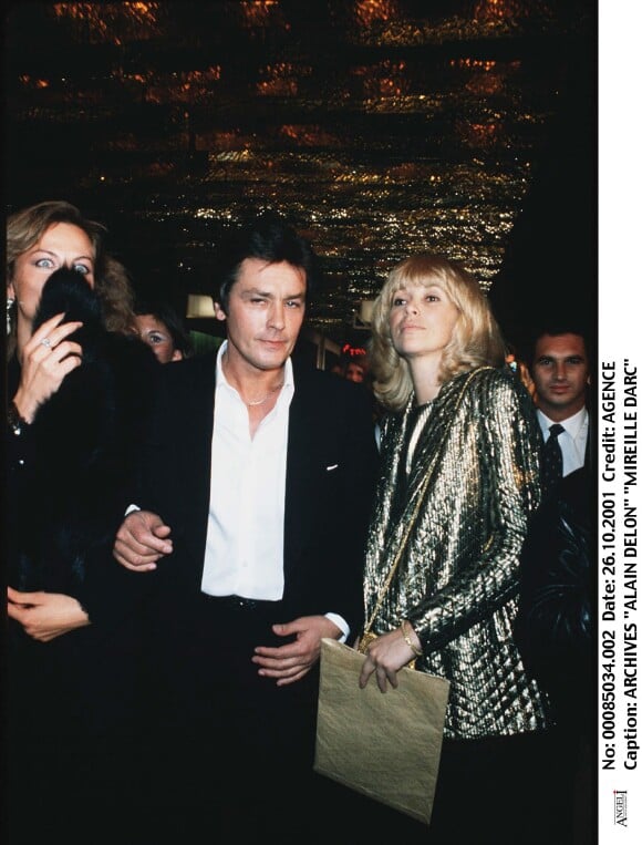 Mireille Darc et Alain Delon en 1980