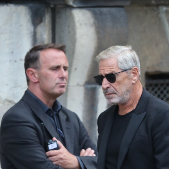 Jean-Claude Darmon, Johnny et Laeticia Hallyday - Obsèques de Mireille Darc en l'église Saint-Sulpice à Paris. Le 1er septembre 2017