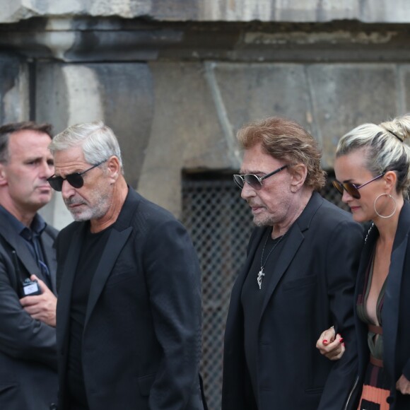 Jean-Claude Darmon, Johnny et Laeticia Hallyday - Obsèques de Mireille Darc en l'église Saint-Sulpice à Paris. Le 1er septembre 2017