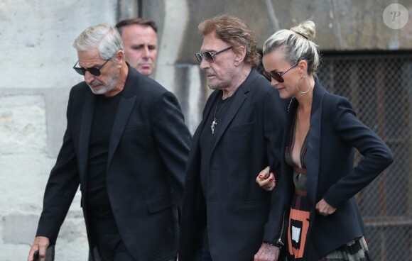 Jean-Claude Darmon, Johnny et Laeticia Hallyday - Obsèques de Mireille Darc en l'église Saint-Sulpice à Paris. Le 1er septembre 2017