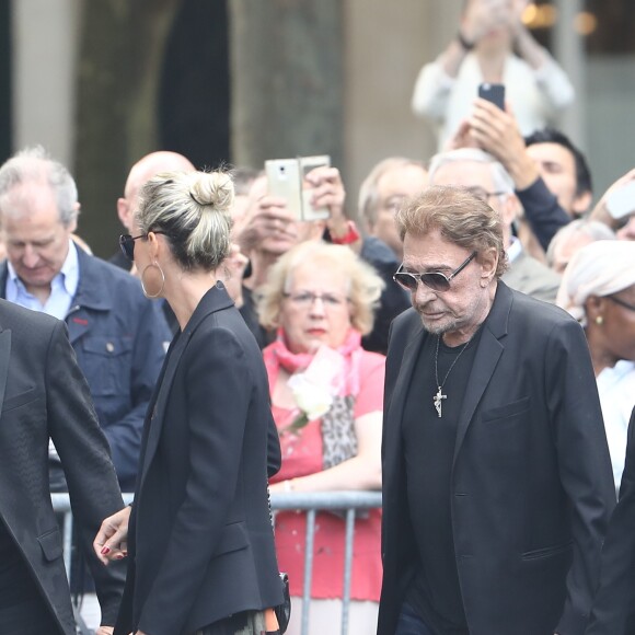 Jean-Claude Darmon, Johnny et Laeticia Hallyday - Obsèques de Mireille Darc en l'église Saint-Sulpice à Paris. Le 1er septembre 2017